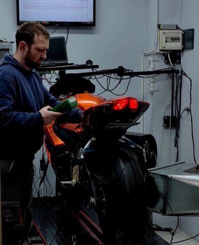 0-02-05-fb25a85ee419e44fda155df2149e6a30ed4d4e30681624eb4ad0403c7f696190_1dcb24edb0ed787b Suzuki GSX-R 600 Moto Pavlidis